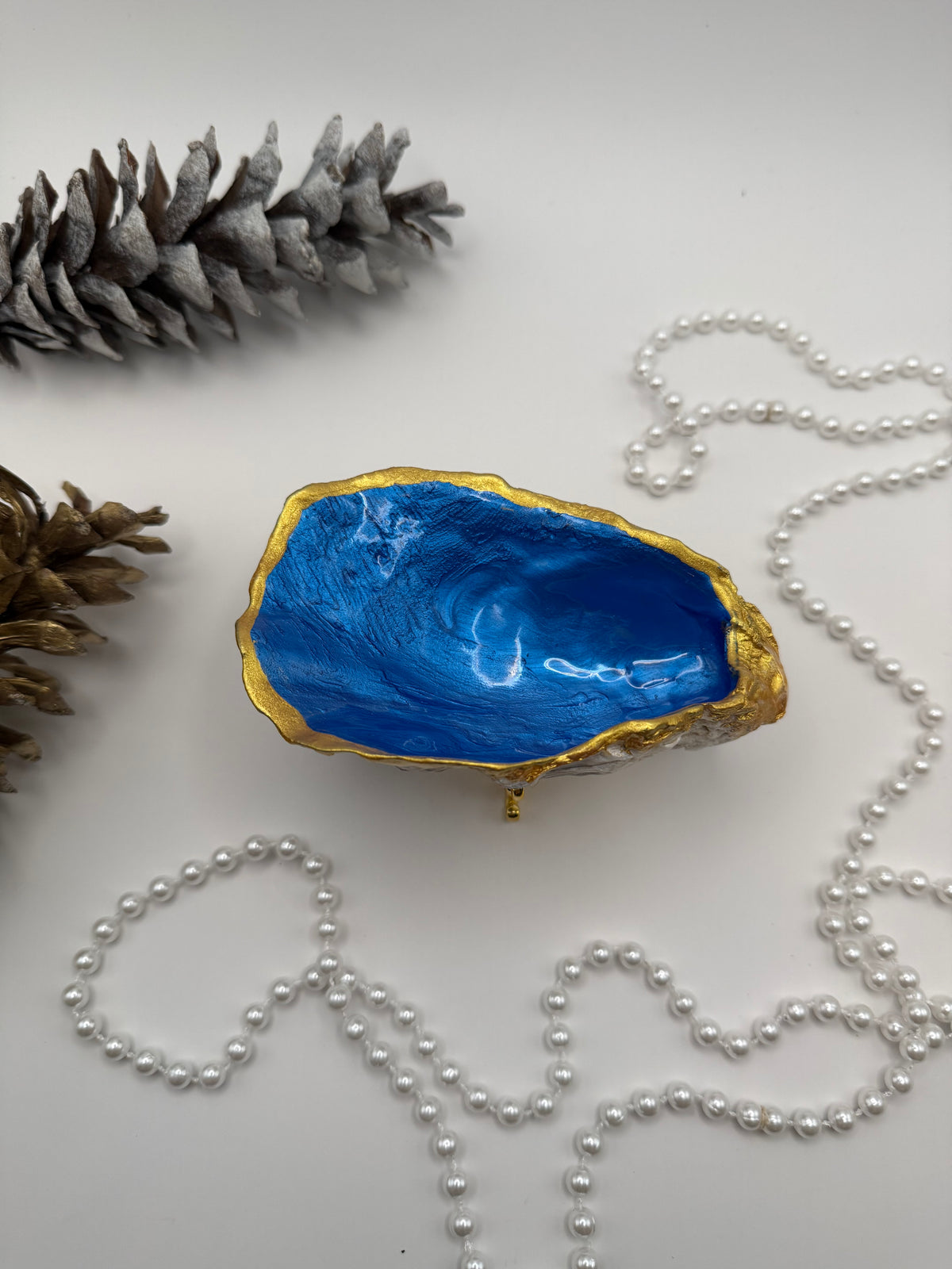 Oyster Trinket Tray with Stand – Sapphire Blue
