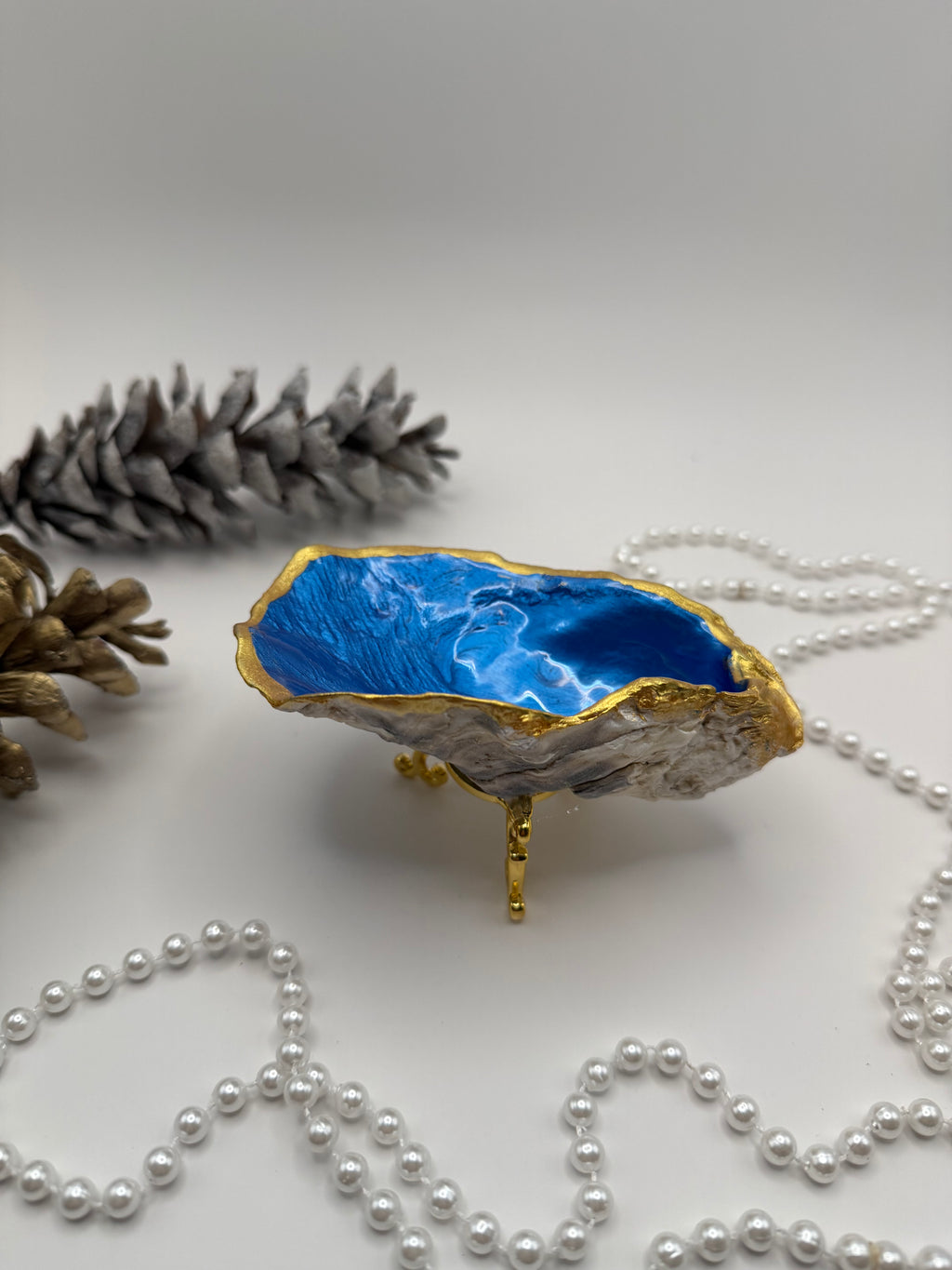 Oyster Trinket Tray with Stand – Sapphire Blue