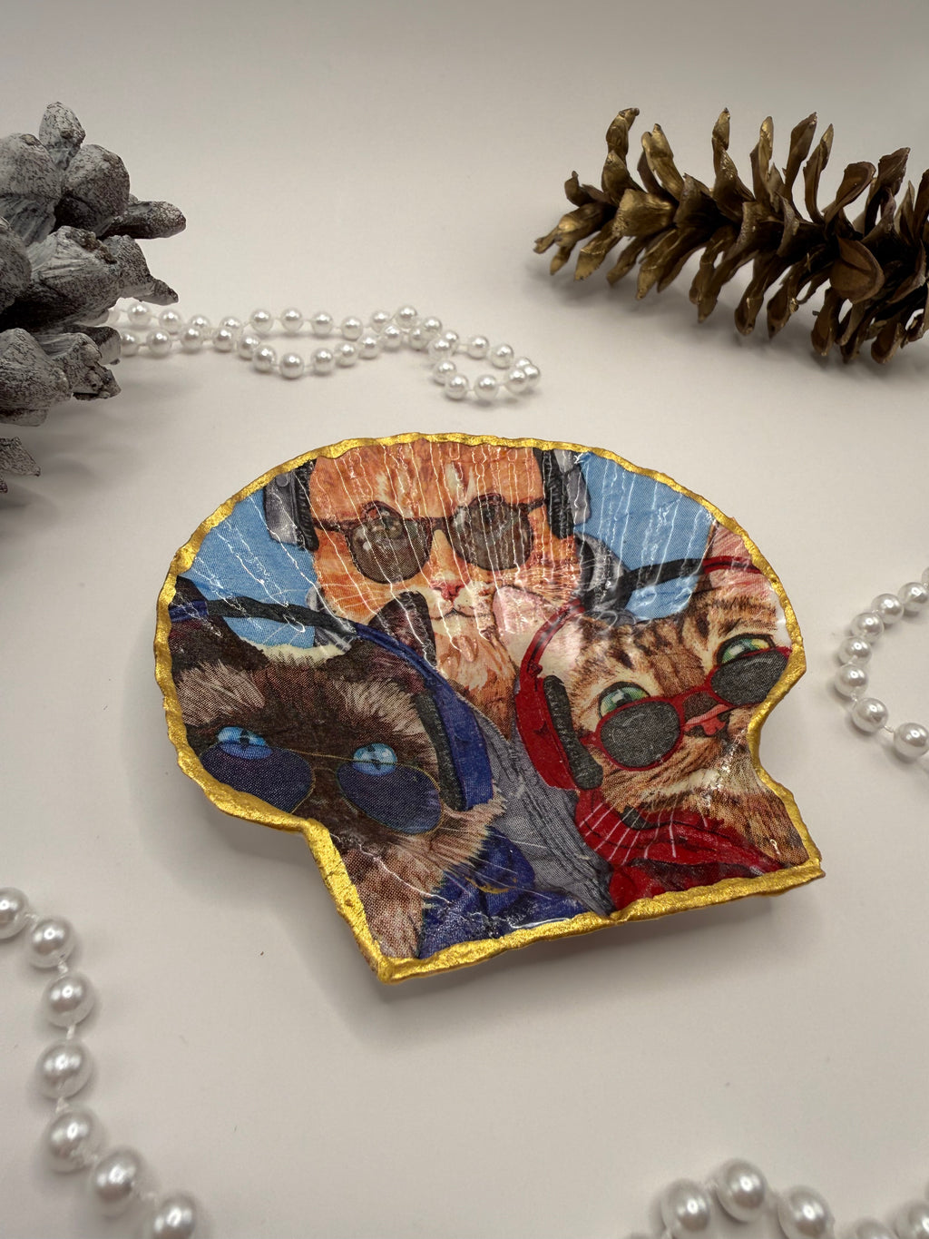 Scallop Trinket Tray - Cool Cats