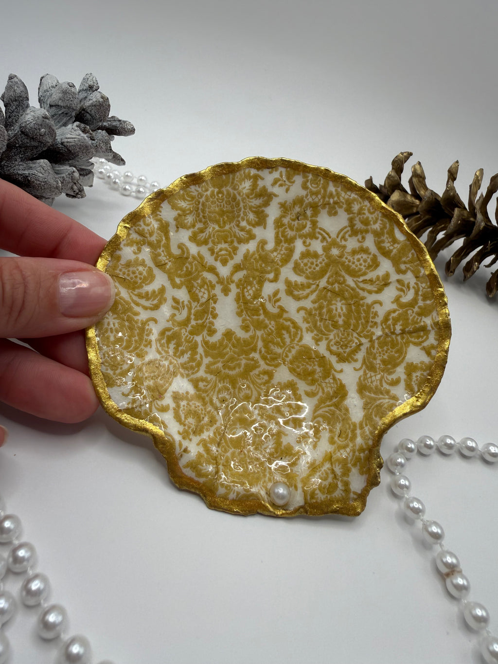 Scallop Trinket Tray - Golden Damask