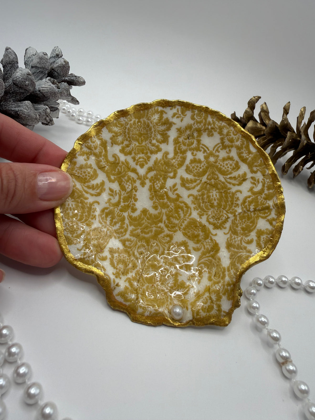 Scallop Trinket Tray - Golden Damask