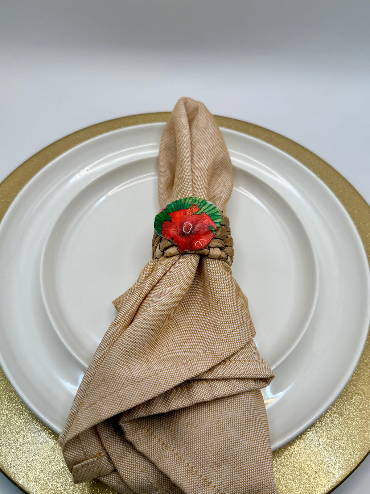 Oyster Shell Napkin Ring – Hawaiian Breeze