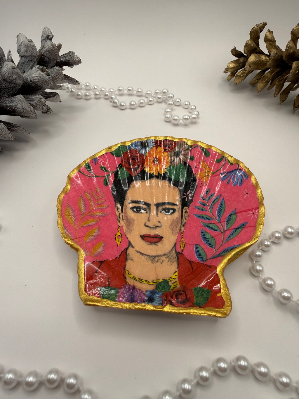 Scallop Trinket Tray - Frida in Bloom