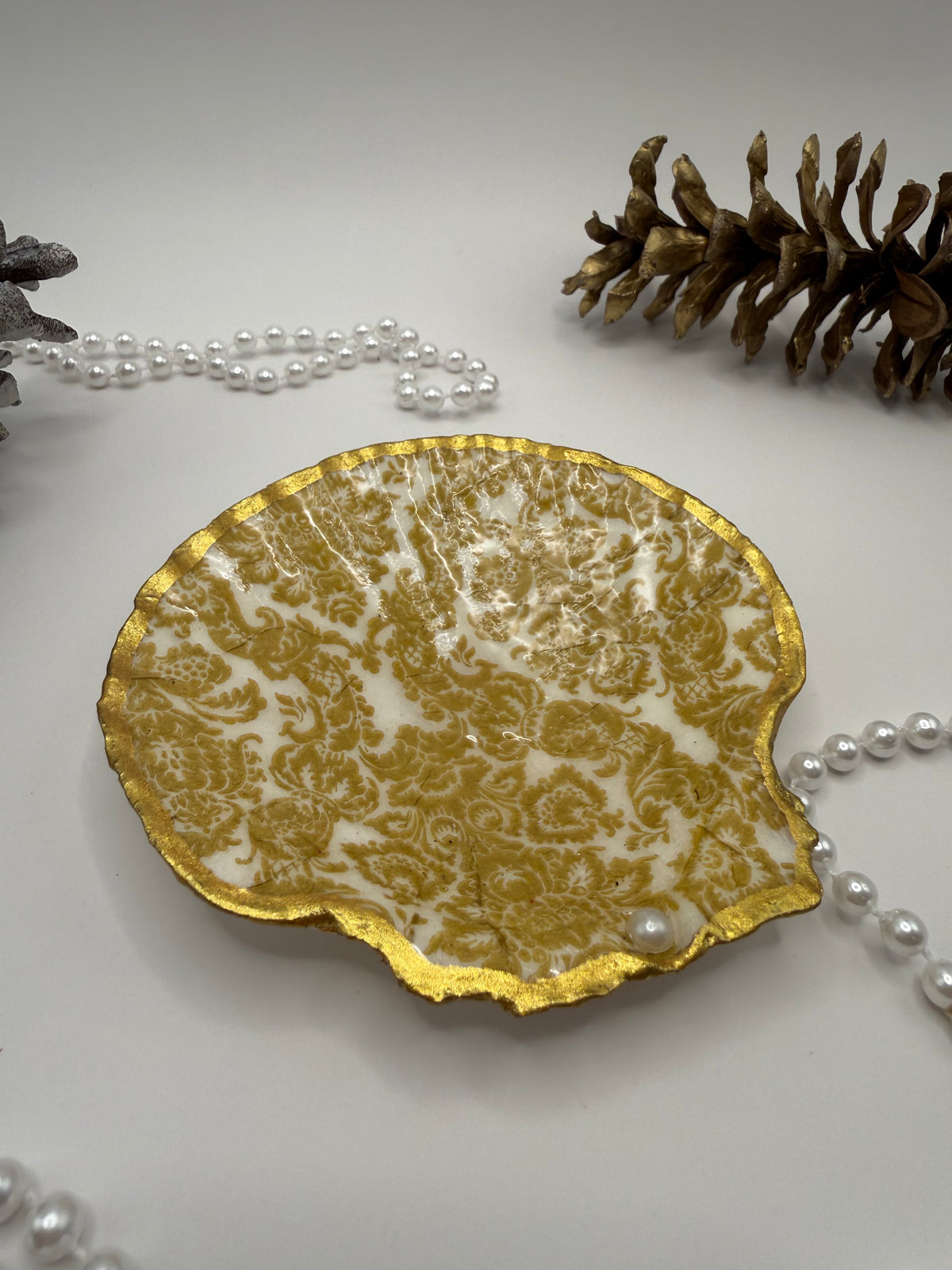 Scallop Trinket Tray - Golden Damask